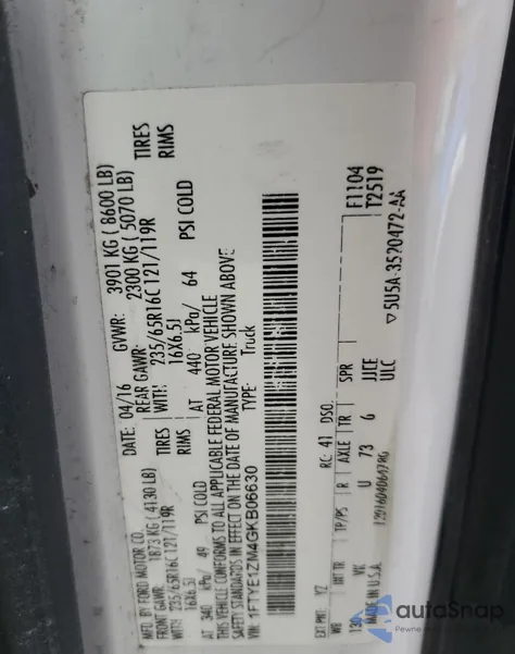 2016 Ford Transit T-150 z USA, uszkodzony, nr VIN 1FTYE1ZM4GKB06630